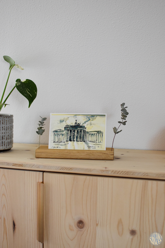 Vincella – Minimalistischer Holzbilderhalter aus Eichenholz mit Trockenblumen-Dekoration