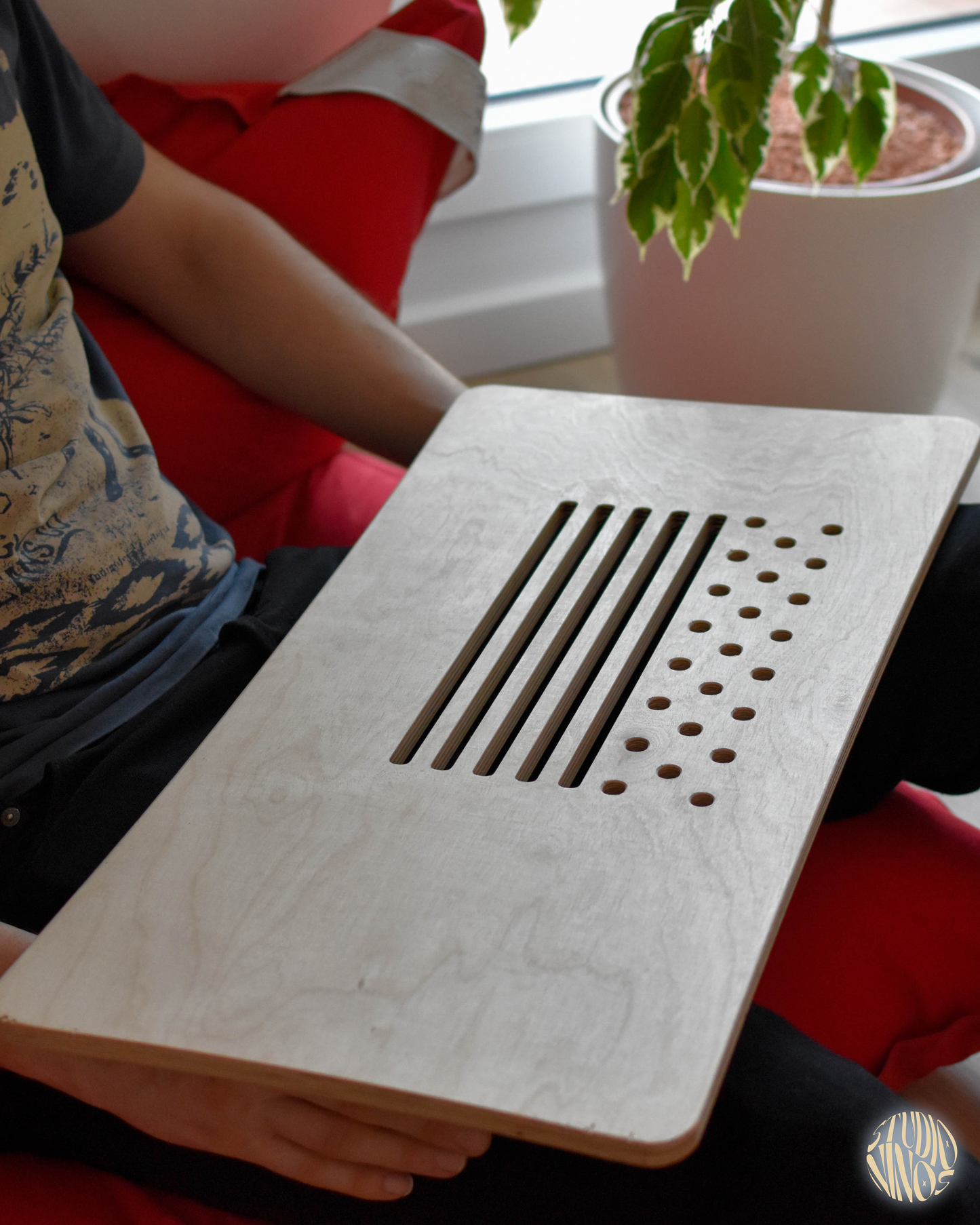 Pillow - Laptopunterlage – Minimalistisches Schoßbrett aus Birke-Multiplex