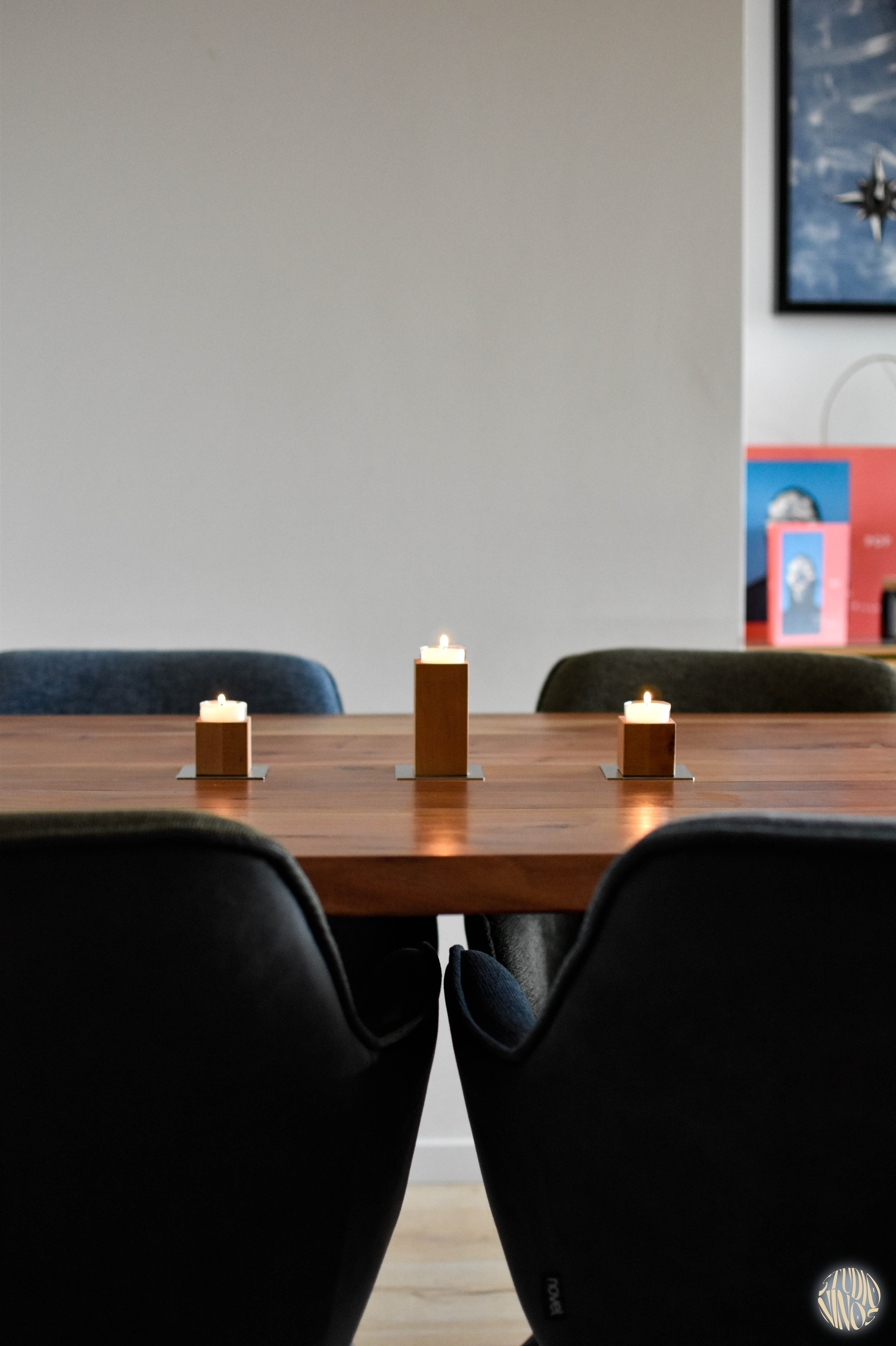 Roow – Dreiteiliges Holzkerzenhalter-Set mit Edelstahlplatte