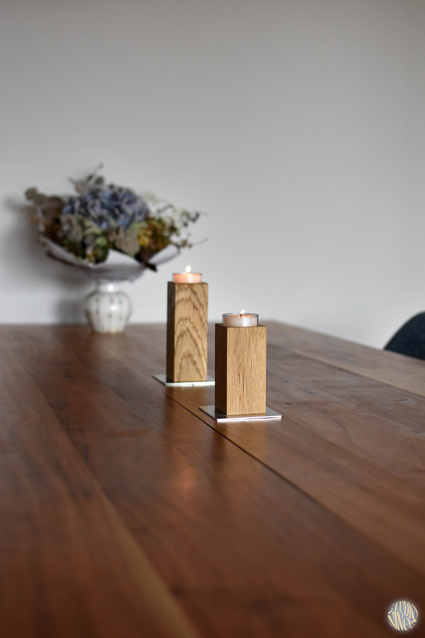Roow – Dreiteiliges Holzkerzenhalter-Set mit Edelstahlplatte